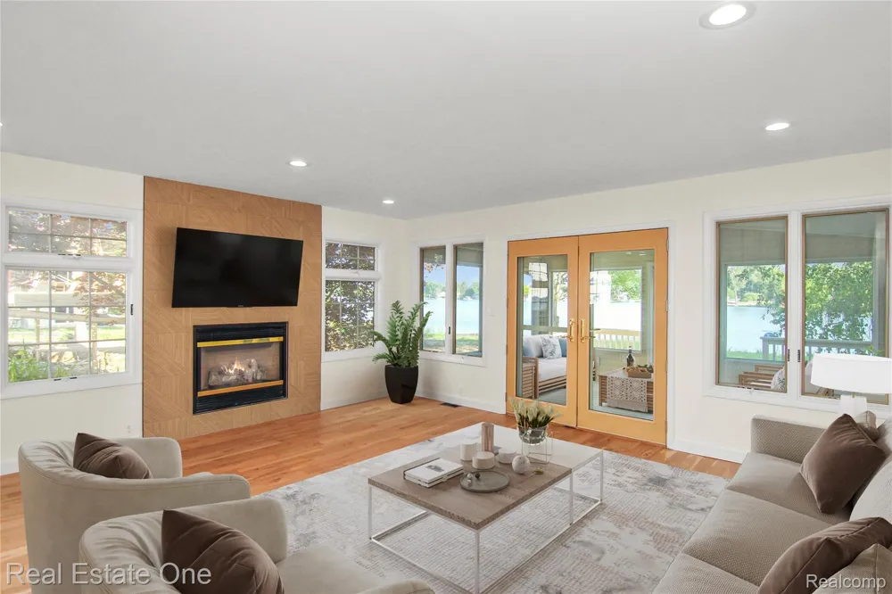 9047 Gale Road White Lake Charter Township, MI 48386
