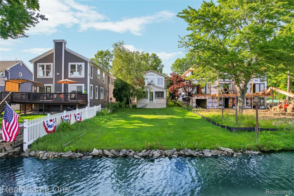 9047 Gale Road White Lake Charter Township, MI 48386