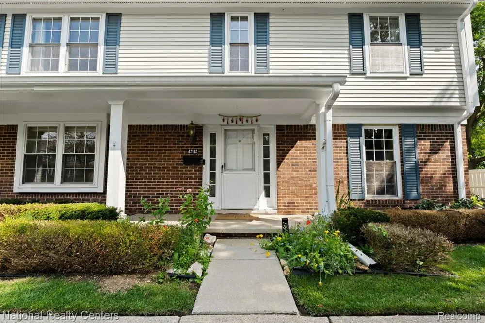 42142 Roscommon Street Northville City, MI 48167