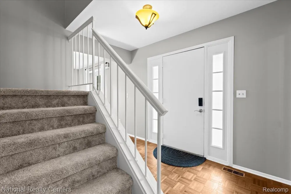 42142 Roscommon Street Northville City, MI 48167