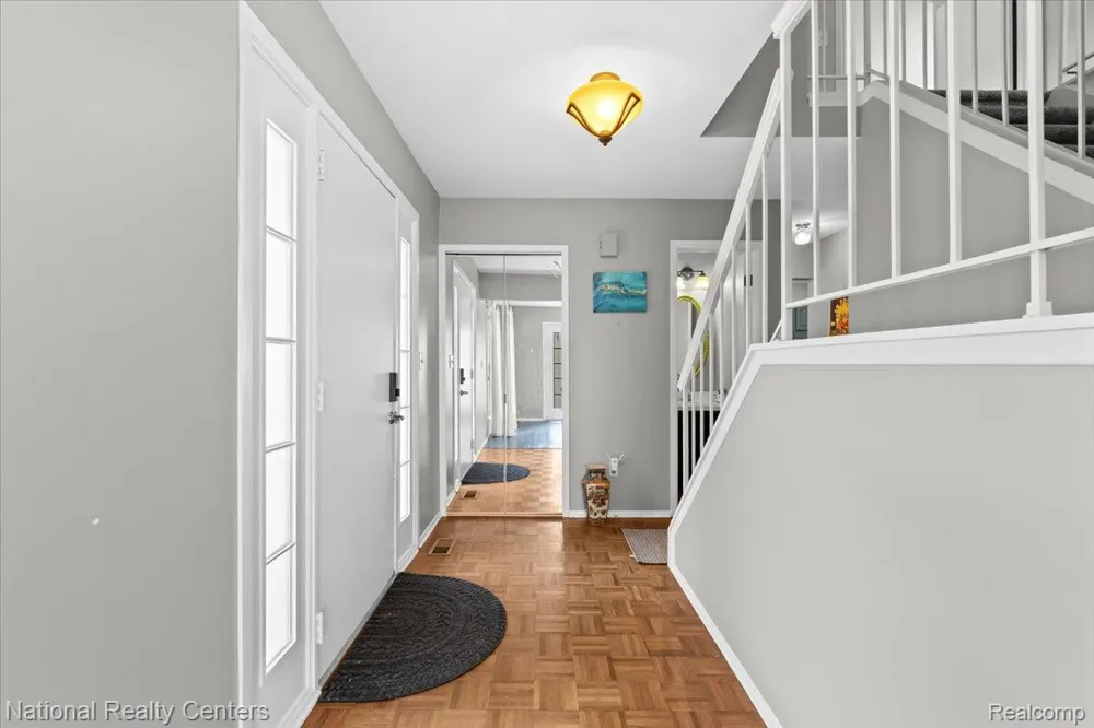 42142 Roscommon Street Northville City, MI 48167