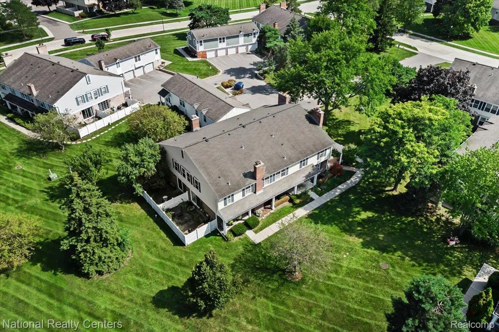 42142 Roscommon Street Northville City, MI 48167