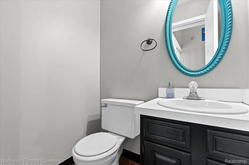 42142 Roscommon Street Northville City, MI 48167