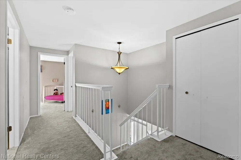 42142 Roscommon Street Northville City, MI 48167