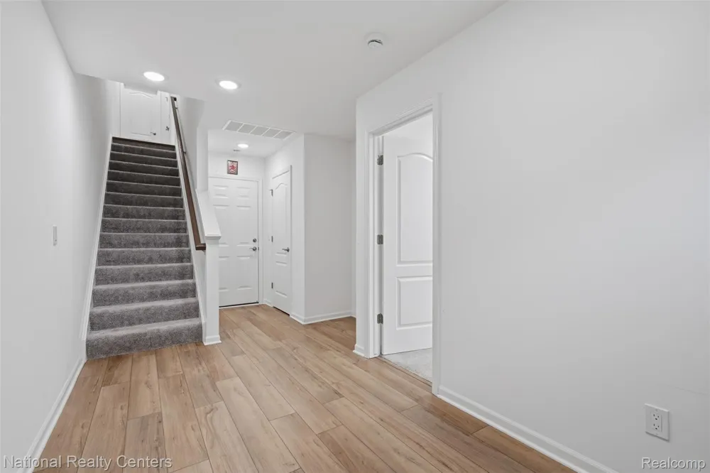 43034 Atwood Avenue Novi City, MI 48375