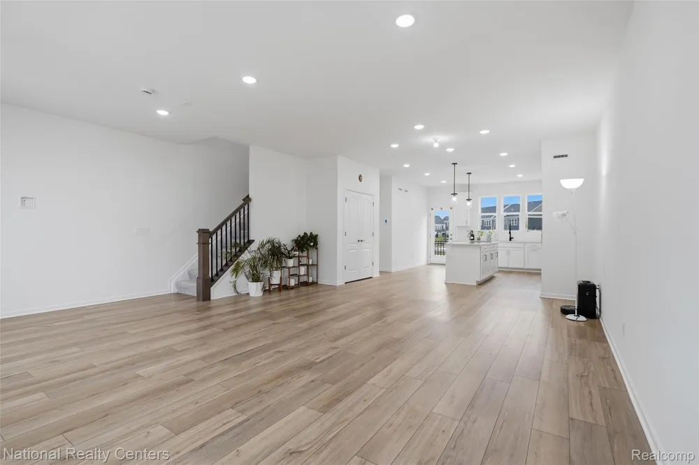 43034 Atwood Avenue Novi City, MI 48375