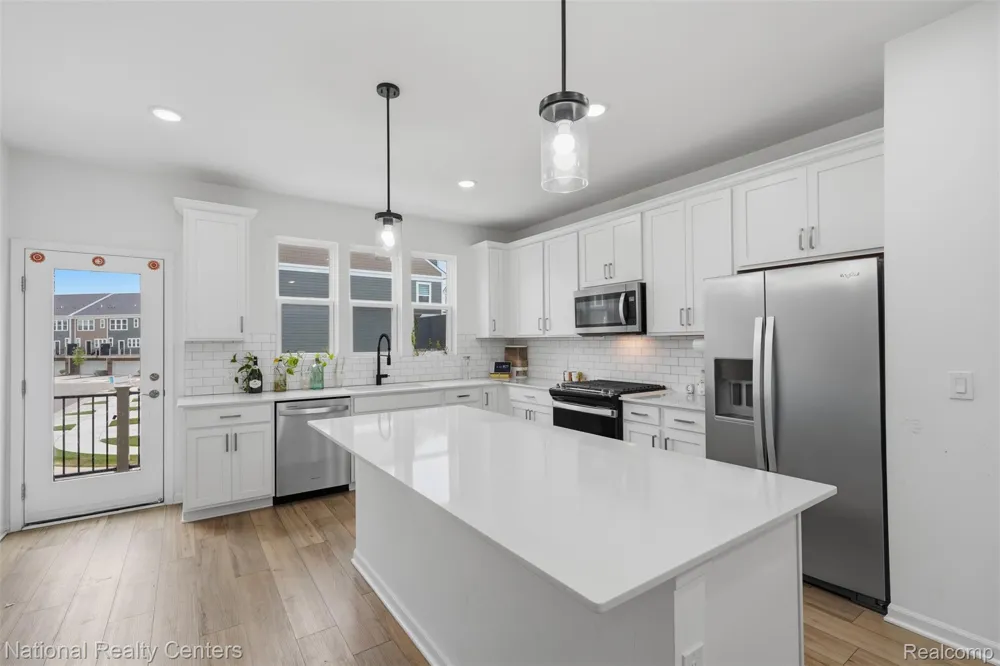 43034 Atwood Avenue Novi City, MI 48375