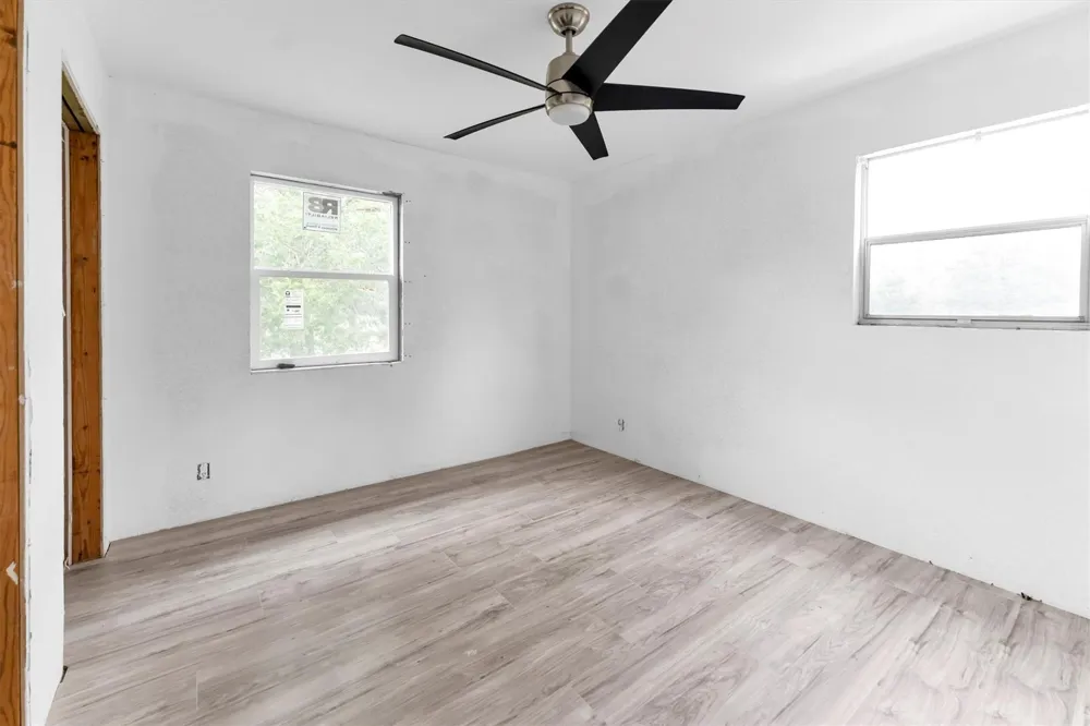 909 Ives Creek Road Bellville, TX 77418