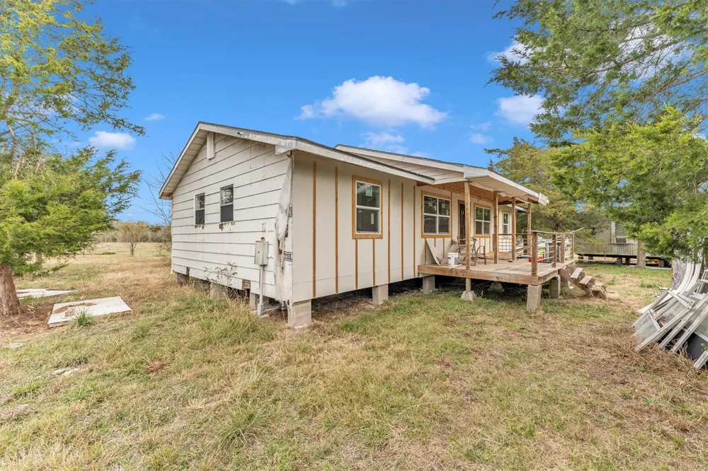 909 Ives Creek Road Bellville, TX 77418