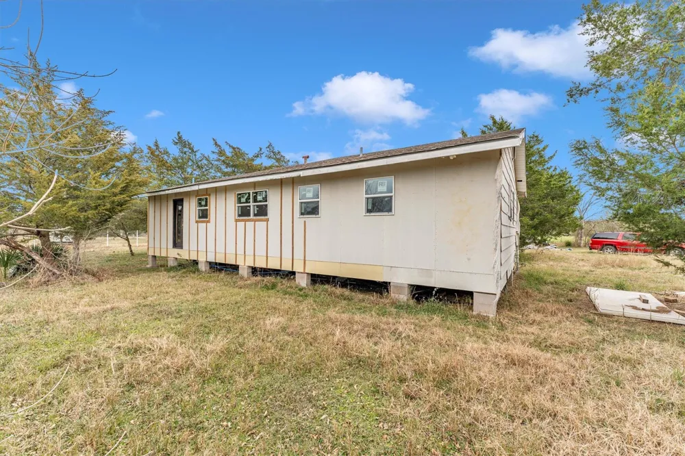 909 Ives Creek Road Bellville, TX 77418