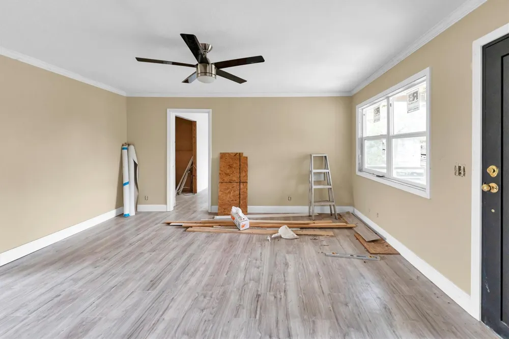 909 Ives Creek Road Bellville, TX 77418