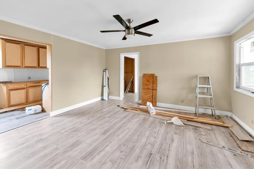 909 Ives Creek Road Bellville, TX 77418