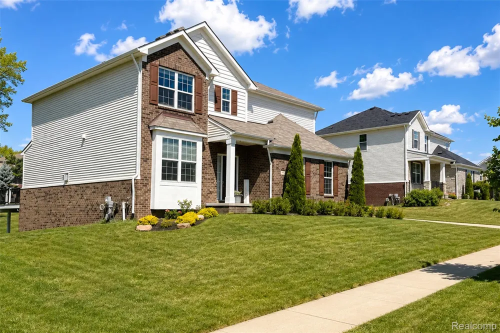 30081 Braeburn Street Lyon Charter Township, MI 48165