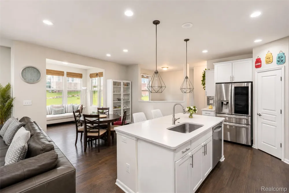 30081 Braeburn Street Lyon Charter Township, MI 48165