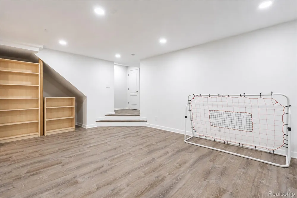 43479 Prospect Lane Novi City, MI 48375