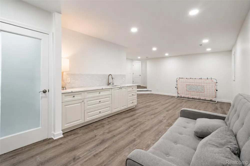 43479 Prospect Lane Novi City, MI 48375