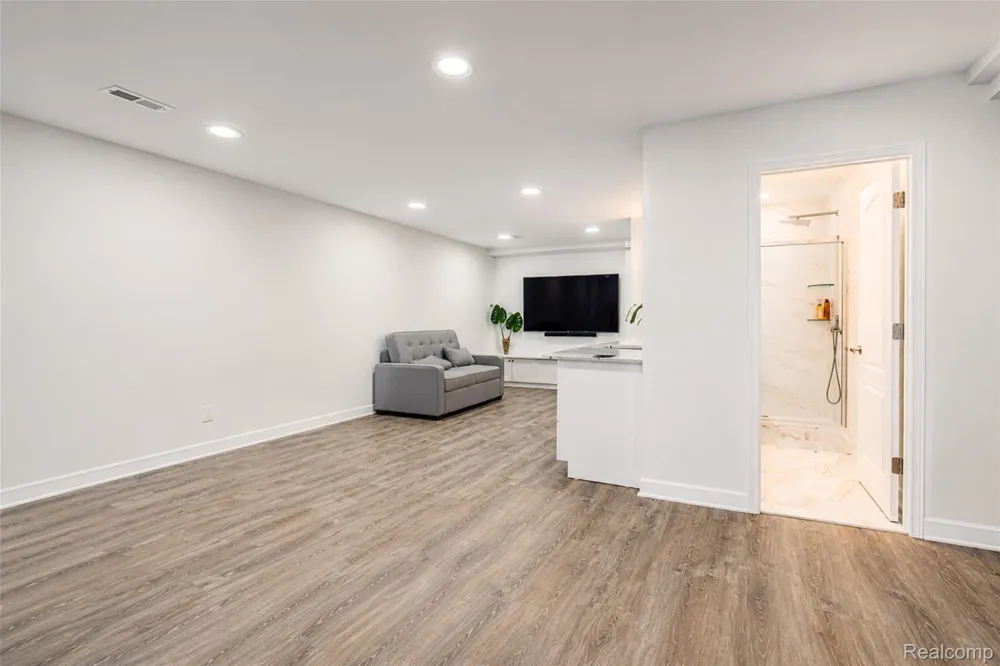 43479 Prospect Lane Novi City, MI 48375