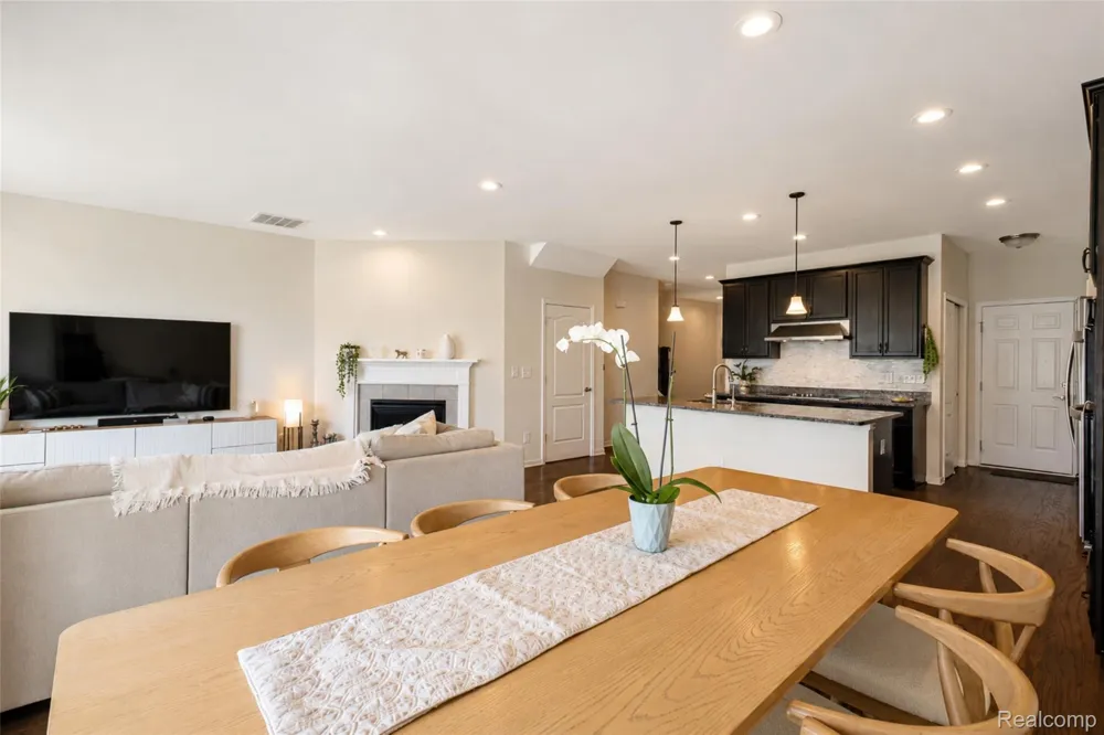43479 Prospect Lane Novi City, MI 48375