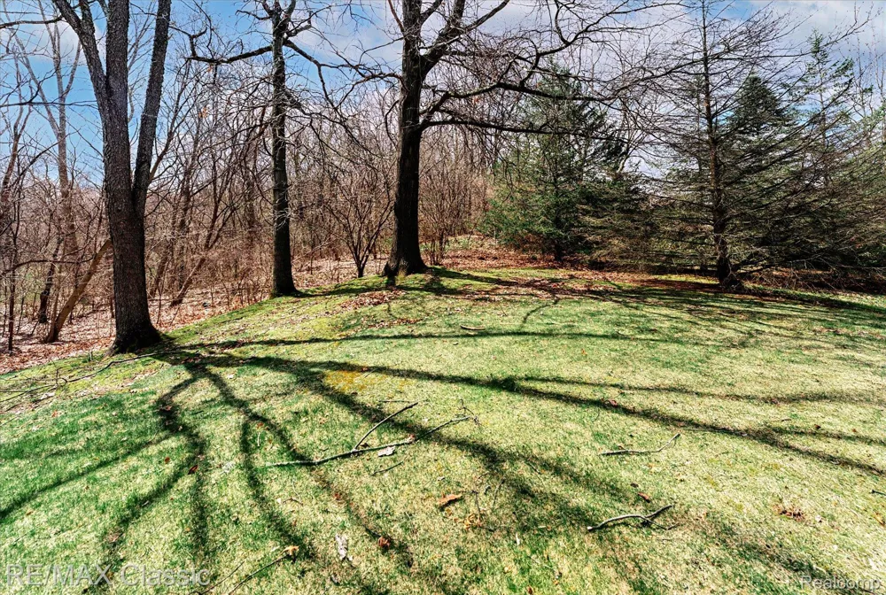 9039 Lake E Road #45 Springfield Charter Township, MI 48348