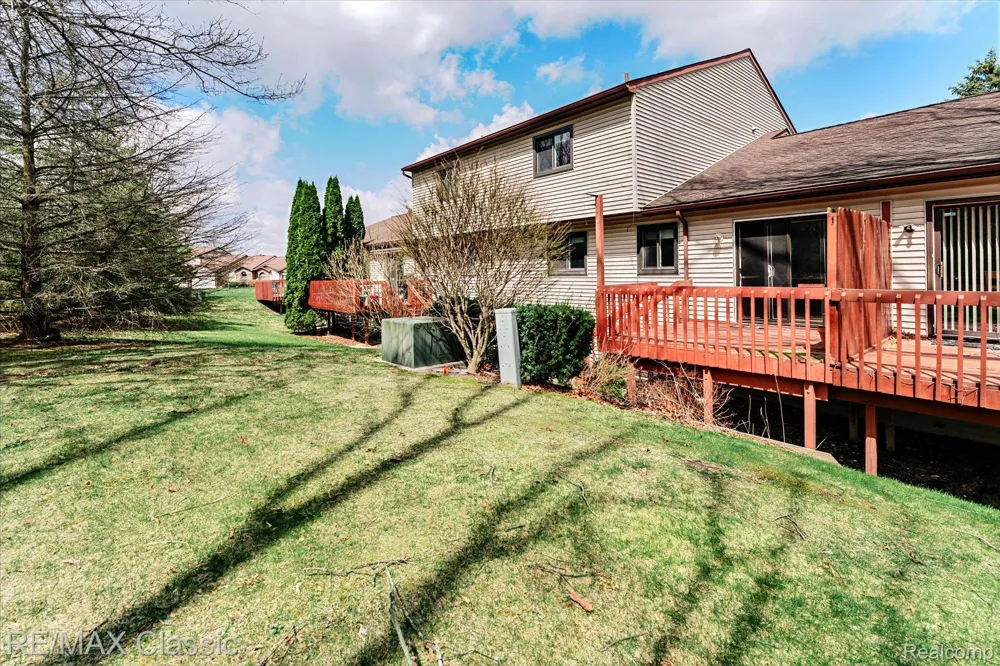 9039 Lake E Road #45 Springfield Charter Township, MI 48348