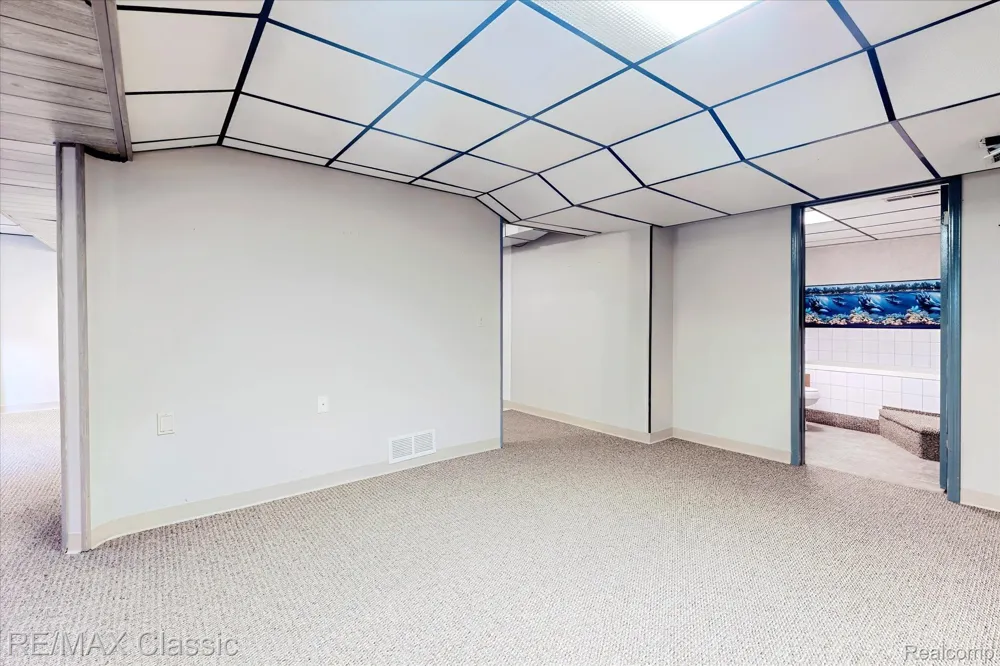 9039 Lake E Road #45 Springfield Charter Township, MI 48348