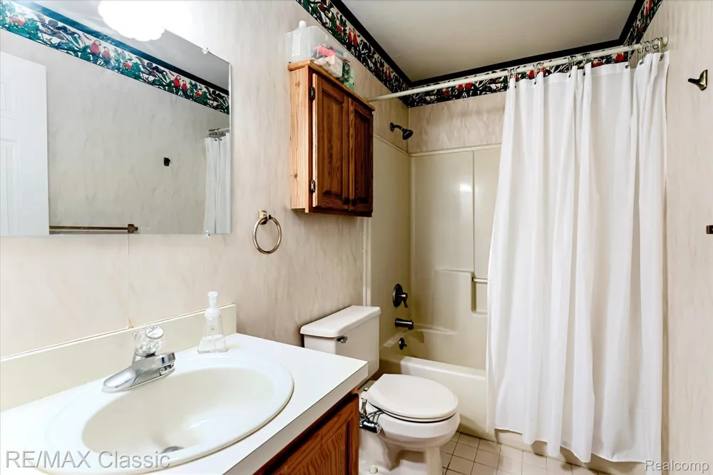 9039 Lake E Road #45 Springfield Charter Township, MI 48348