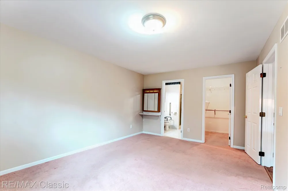 9039 Lake E Road #45 Springfield Charter Township, MI 48348