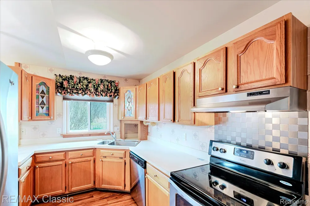 9039 Lake E Road #45 Springfield Charter Township, MI 48348
