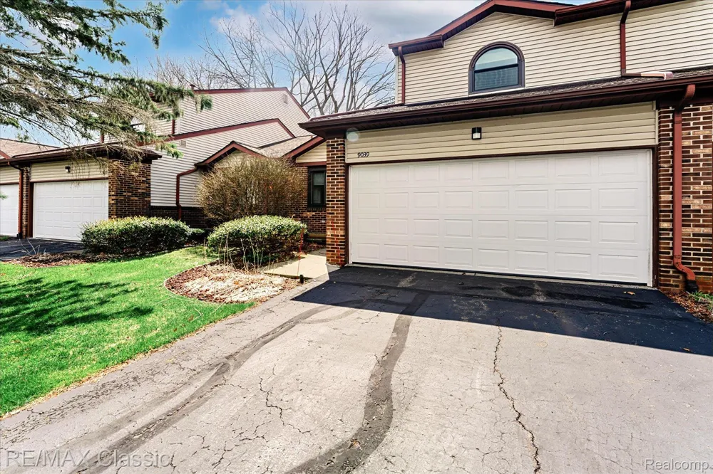 9039 Lake E Road #45 Springfield Charter Township, MI 48348