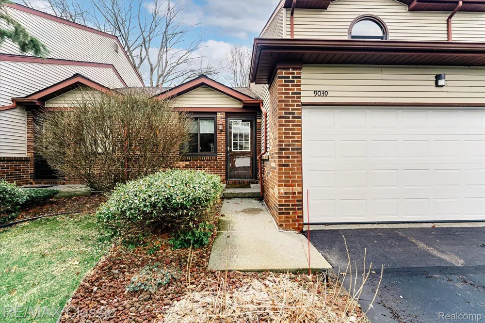 9039 Lake E Road #45 Springfield Charter Township, MI 48348