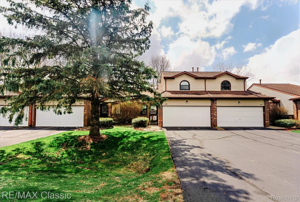 9039 Lake E Road #45 Springfield Charter Township, MI 48348