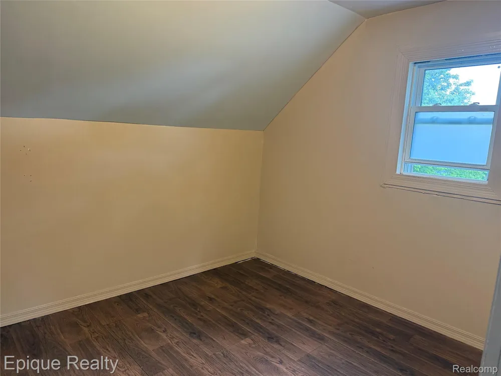 7371 Mill Street Owendale Village, MI 48754