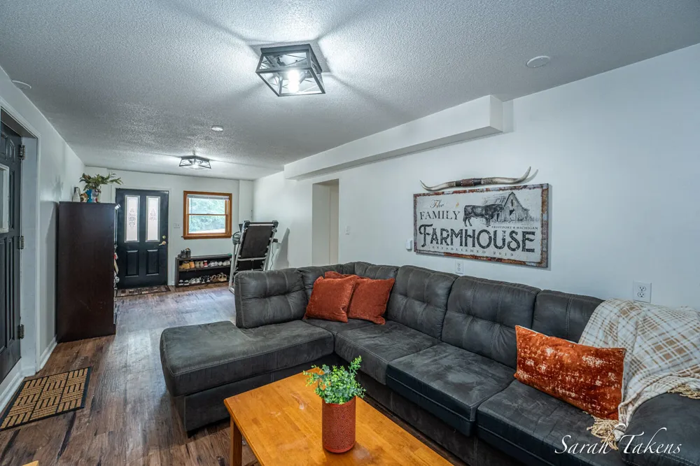 3860 E Pontaluna Road Fruitport Charter Township, MI 49415
