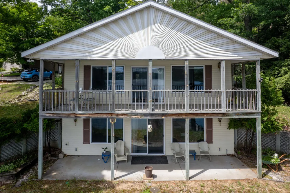 1877 Pinehurst Trail East Bay Township, MI 49696