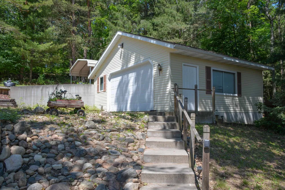 1877 Pinehurst Trail East Bay Township, MI 49696