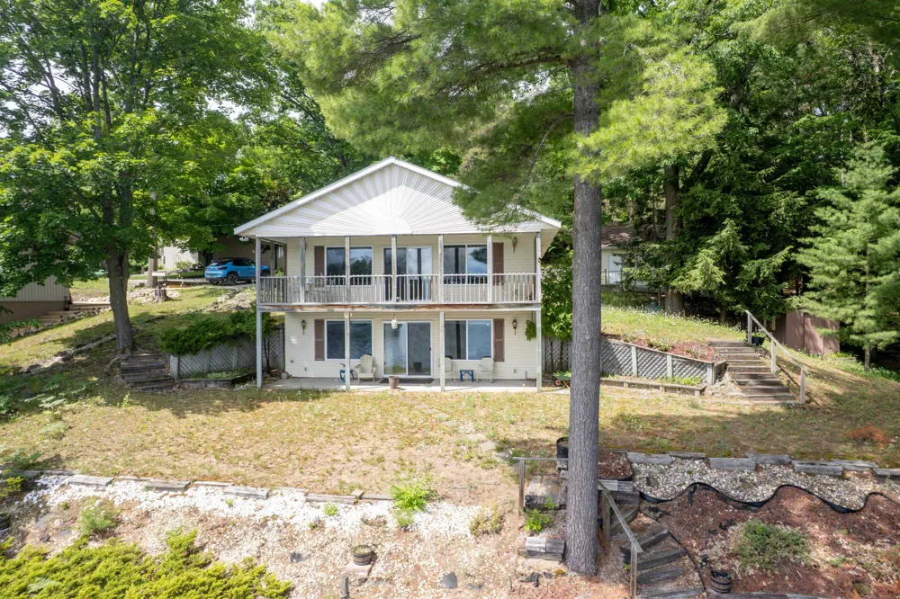 1877 Pinehurst Trail East Bay Township, MI 49696
