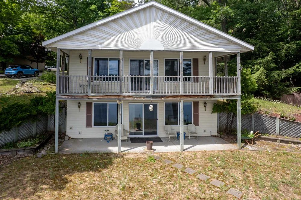 1877 Pinehurst Trail East Bay Township, MI 49696