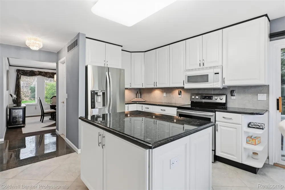 3410 Benstein Road Commerce Charter Township, MI 48382