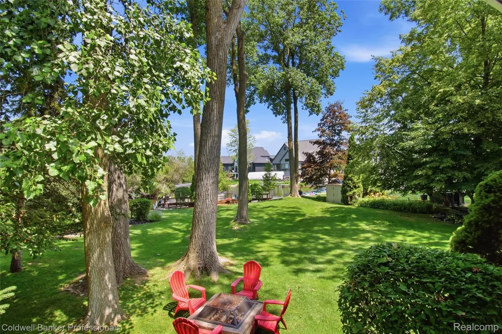 3410 Benstein Road Commerce Charter Township, MI 48382