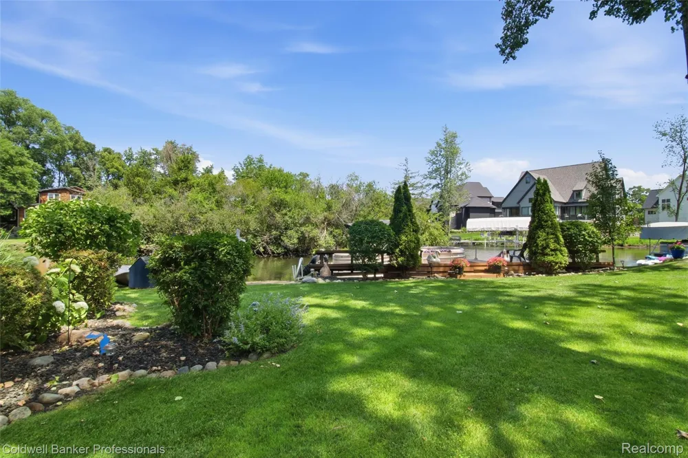 3410 Benstein Road Commerce Charter Township, MI 48382