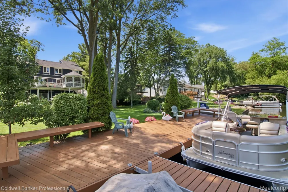 3410 Benstein Road Commerce Charter Township, MI 48382
