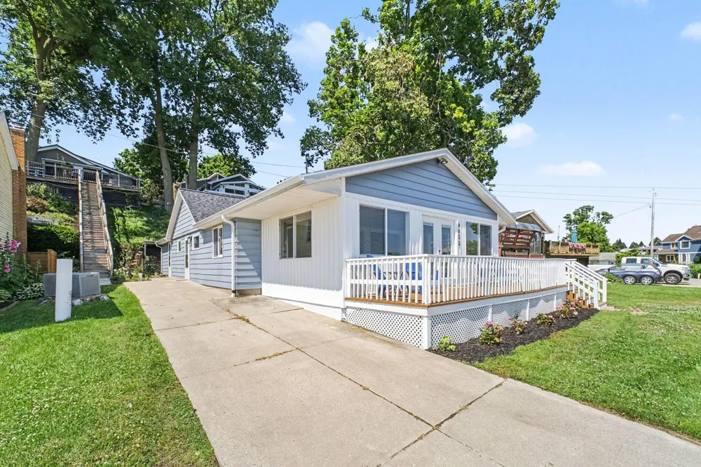 6600 Shoreline Court Boston Township, MI 48881