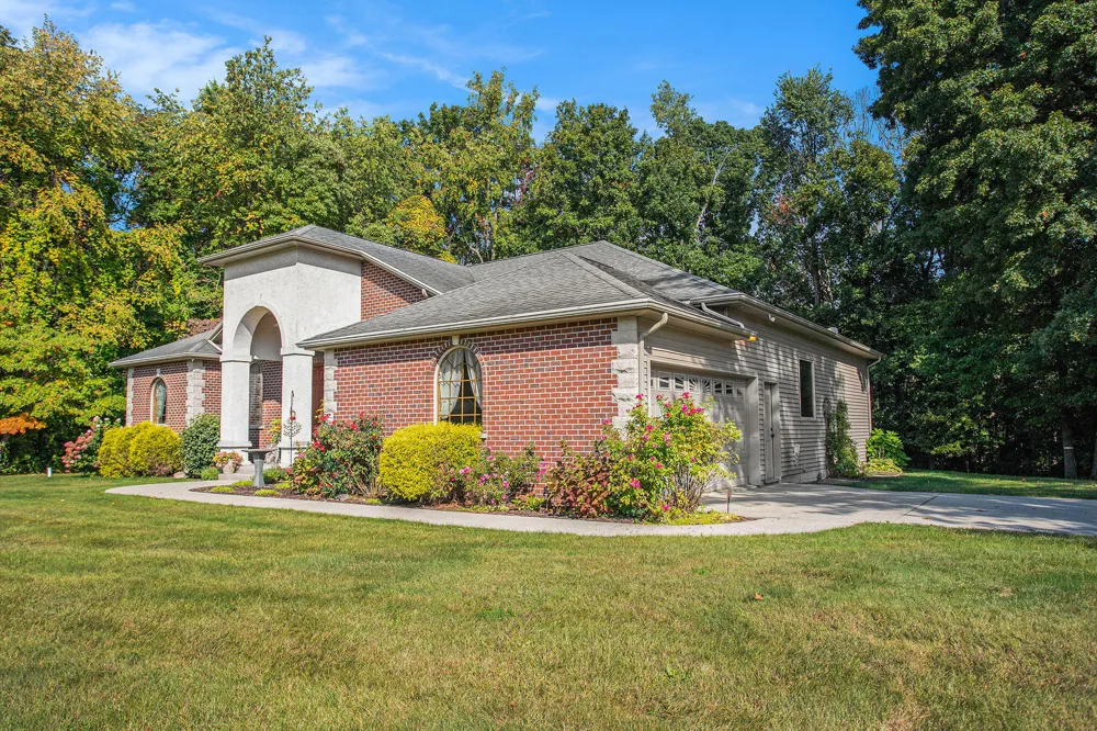 106 Buckingham Lane Pennfield Charter Township, MI 49017
