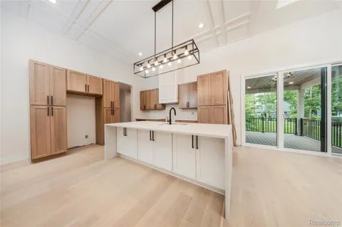 7509 Maple Ridge Drive