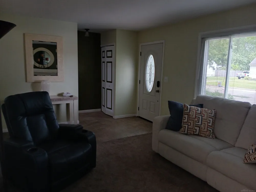 22700 Grove Street St Clair Shores City, MI 48080
