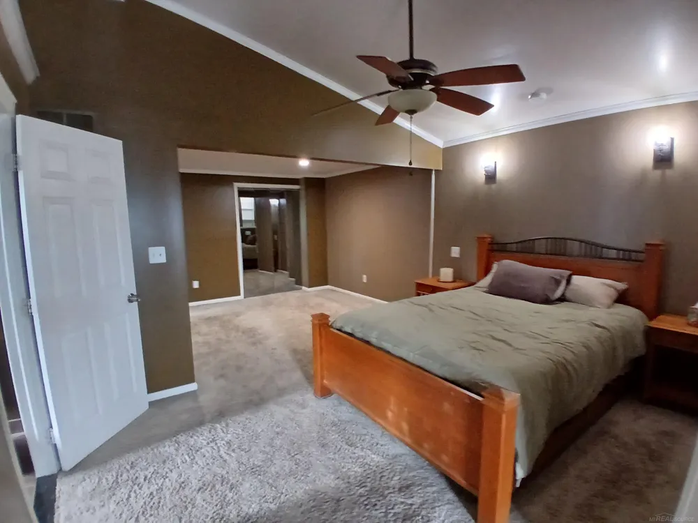 22700 Grove Street St Clair Shores City, MI 48080
