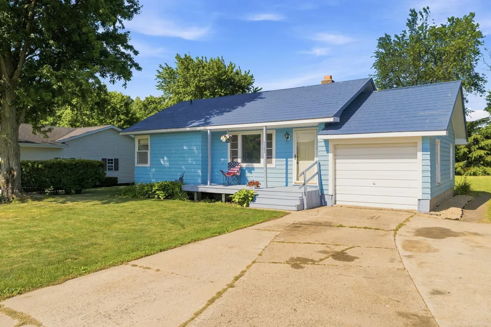 5582 Peck Street Elk Township, MI 48466