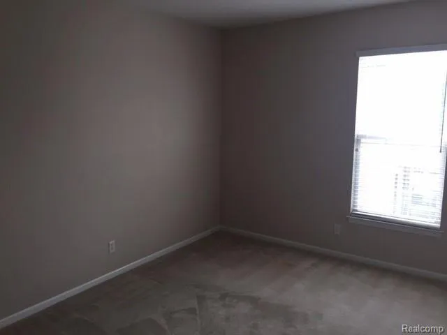 1059 ALAMEDA BOULEVARD Troy City, MI 48085