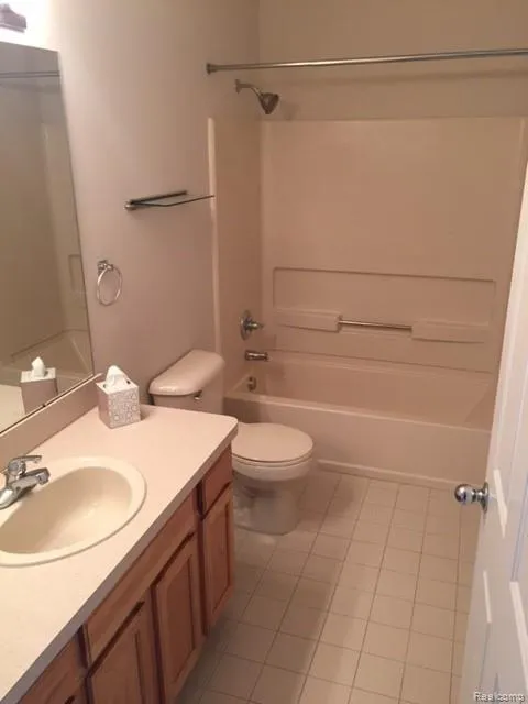 1059 ALAMEDA BOULEVARD Troy City, MI 48085