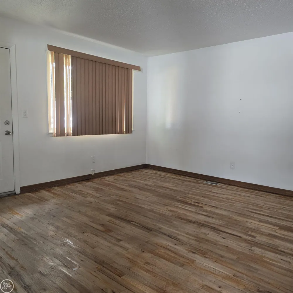 20473 Vermander Avenue Clinton Charter Township, MI 48035
